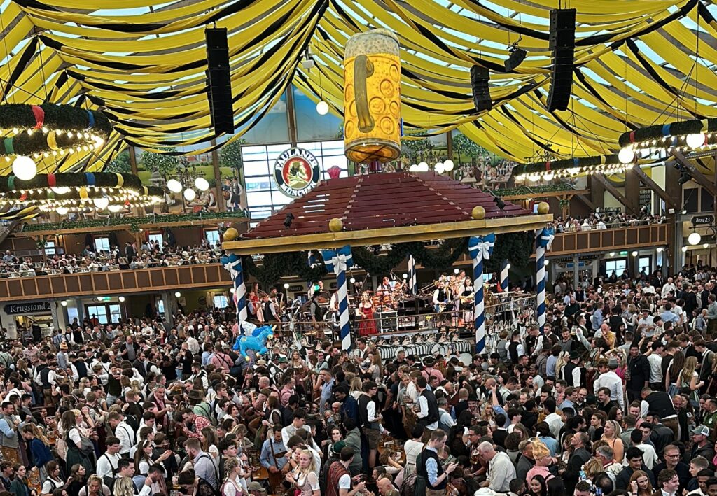 BOWLING SYMPOSIUM Oktoberfest München